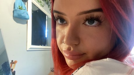 Little T pornstar adult photo