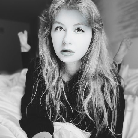 Sofia X exclusive star archive