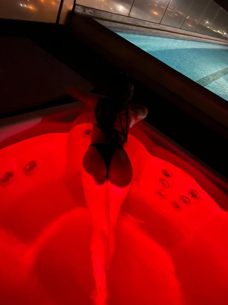 Tami RH_ naked star pic