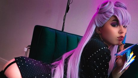 Touto tini adult model pic