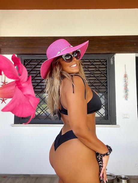 Super Chicca pornstar pretty pic