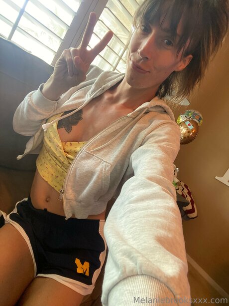 MelanieBrooks exclusive actress img