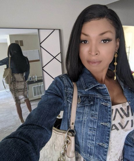 SHEMALE VANILLA model nudes photo