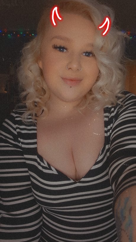 Taryn_ model naked picture