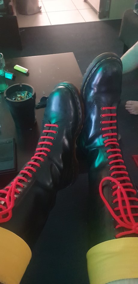 SubSlaveDice star erotic photos