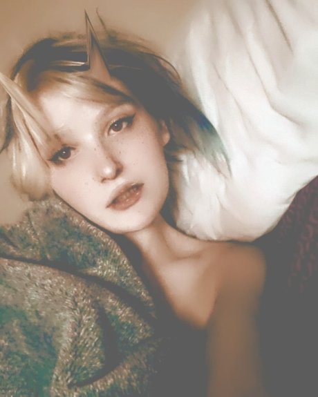 Sarenna Misner naked model gallery