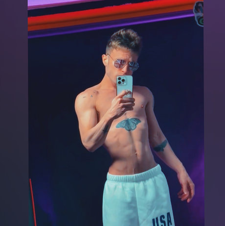 Joel Poe model hot img