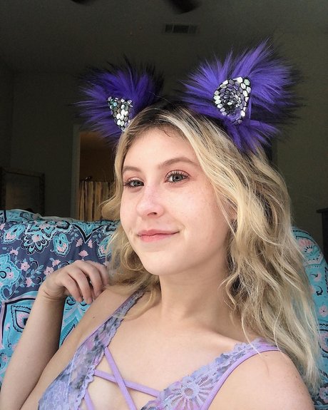 Pix_ exclusive model images