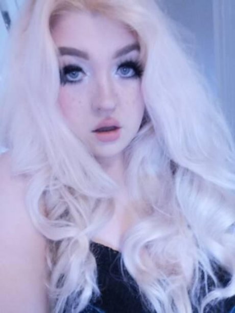 Perri Winkle model hot image