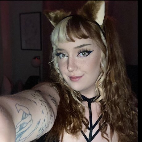 Luna Lanaux model pretty pic