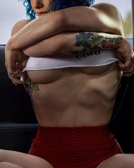 Sofie Fox model high quality pics