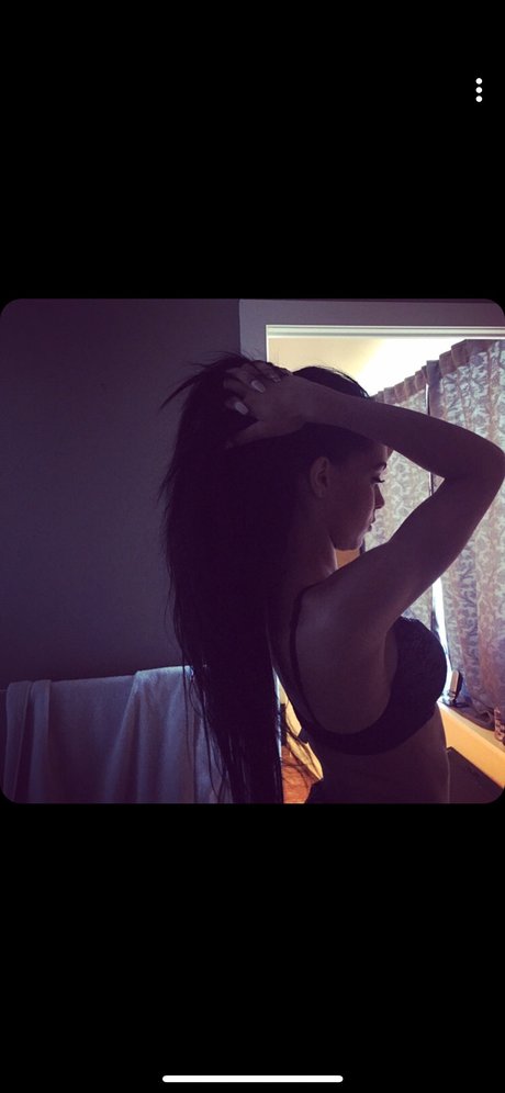 S Life naked pornstar picture