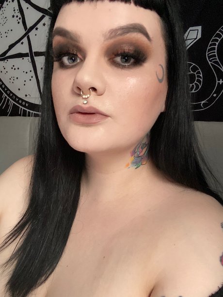 SOF A THE AMAZON free actress pic