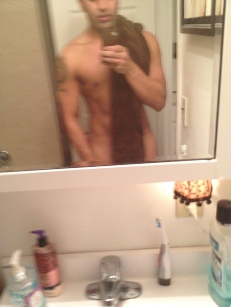 Malik Khan star art gallery