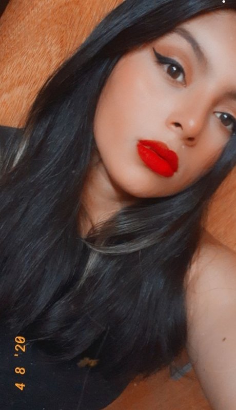 Yanina Baez free model images