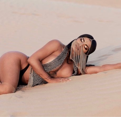 im aphrodite art model photo