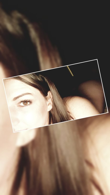 Katie Lou_ sex model photo