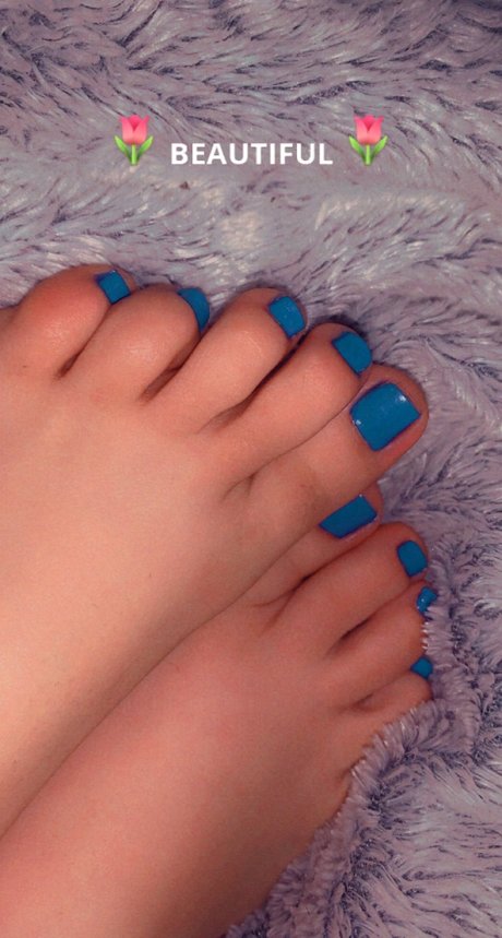 On Your Little Toes xxx actress pictures