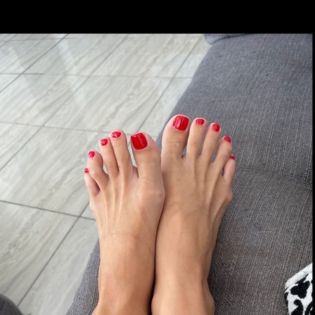 Gigi s Soles porn model image