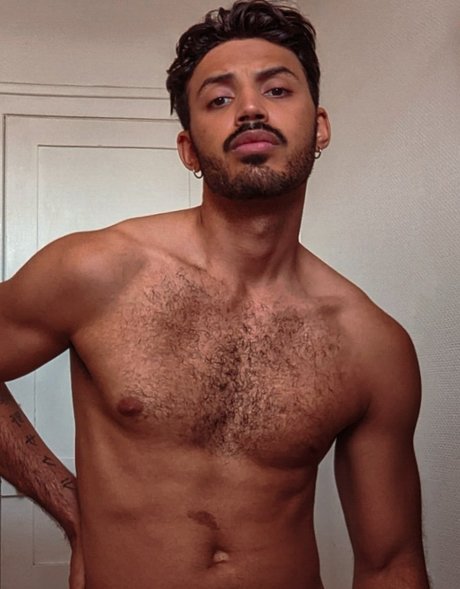 Ezra Roman pornstar sexy image