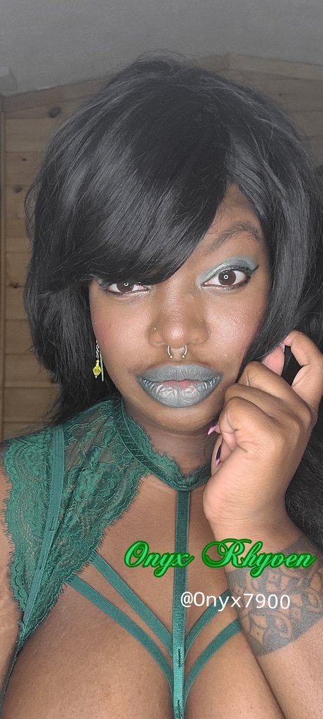 Onyx Rhyven s Page art model pic