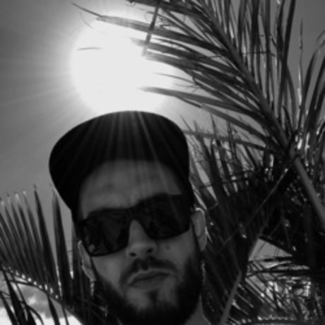 kikfeetXX model naked img