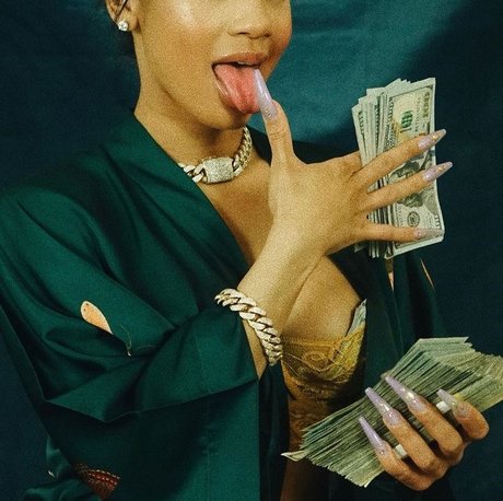 Onna_ pornstar sexy picture