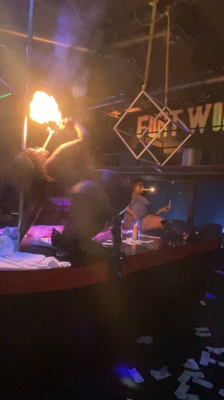 Phenom naked model img