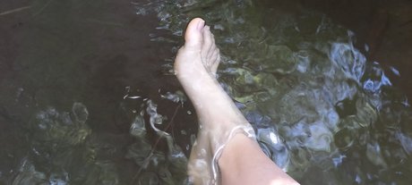 Locia exclusive model image