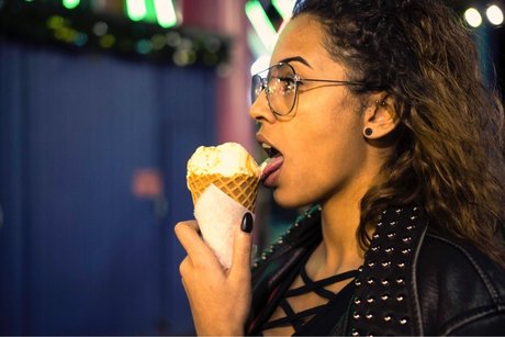 S L I M_ hot star gallery