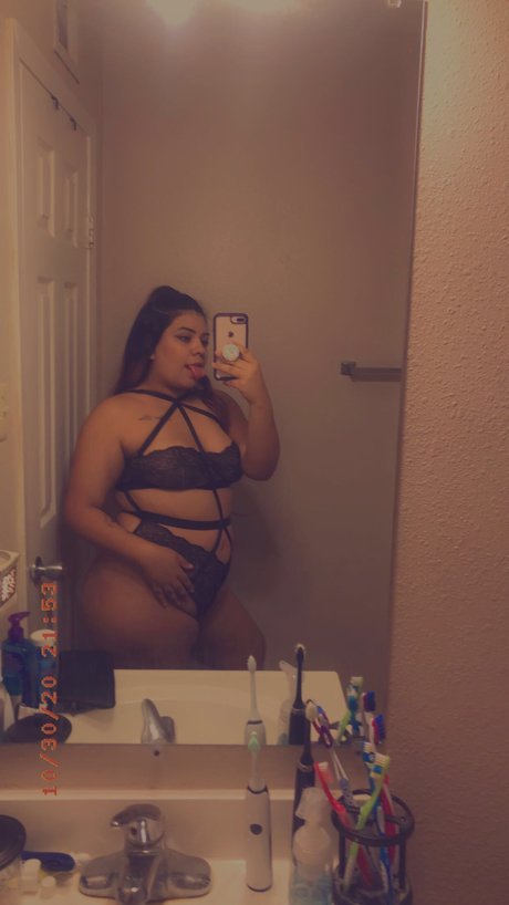 Renaa erotic pornstar pic