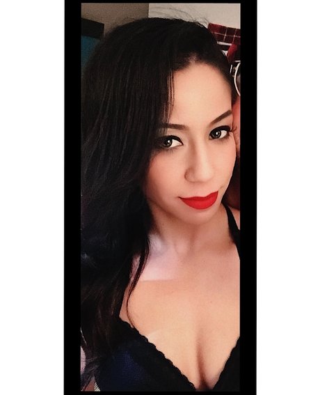 Lucky Lestrange pornstar top pic