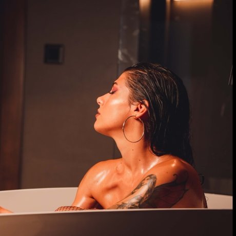 Claudia M Garcia perfect model images