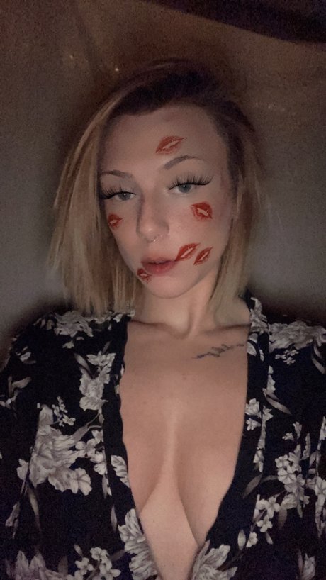 Jamie Renee Mae porn actress archive