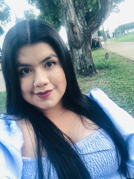 X Bella 95 pretty actress photos