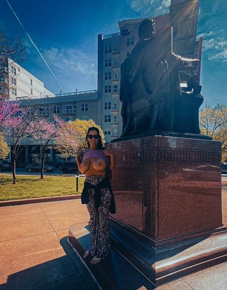 Eva Love beautiful actress photos