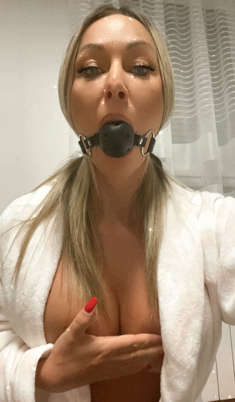 Macastar porn actress photos