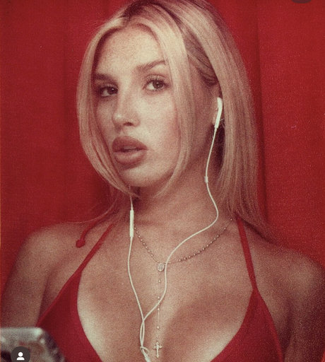 Gigigracee1 hot actress images