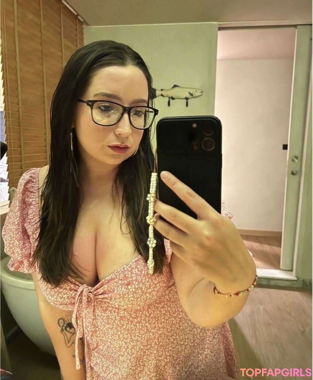 Kirsty Wells star exclusive pic