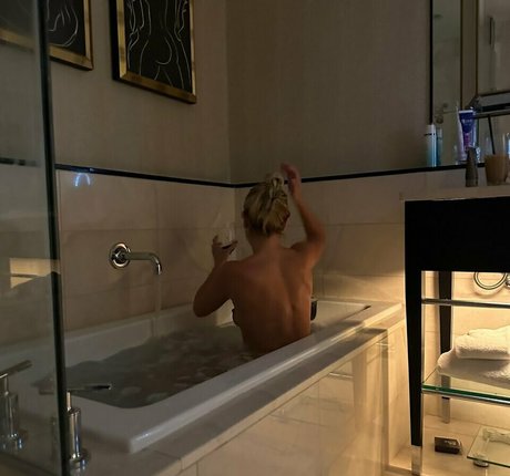 Allyyyrose star best photo