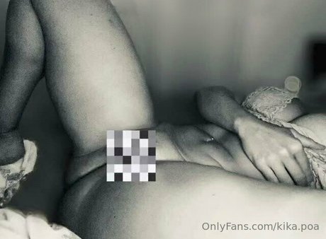 kika poa model nude img