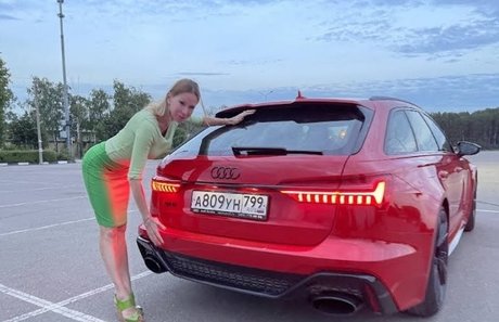 Lisa Rulit model sexy images