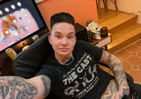 nikkihearts pornstar naked photos