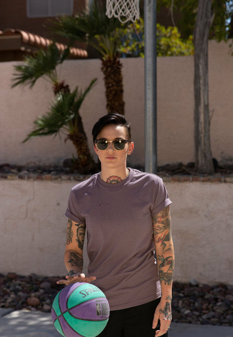 nikkihearts exclusive model picture