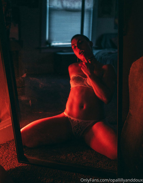 opal lilly onyx pornstar exclusive pic