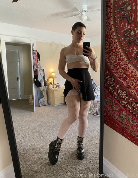 opal lilly onyx exclusive actress img