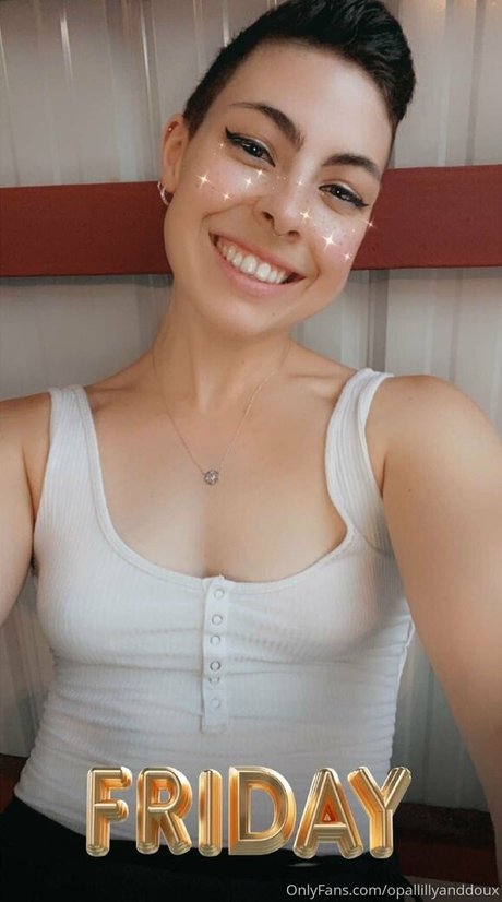 opal lilly onyx sexy star img