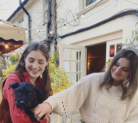 Jasmine van den Bogaerde art star galleries