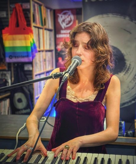 Jasmine van den Bogaerde pornstar erotic galleries