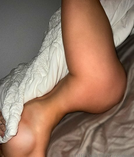 Justeviehall sexy star photos